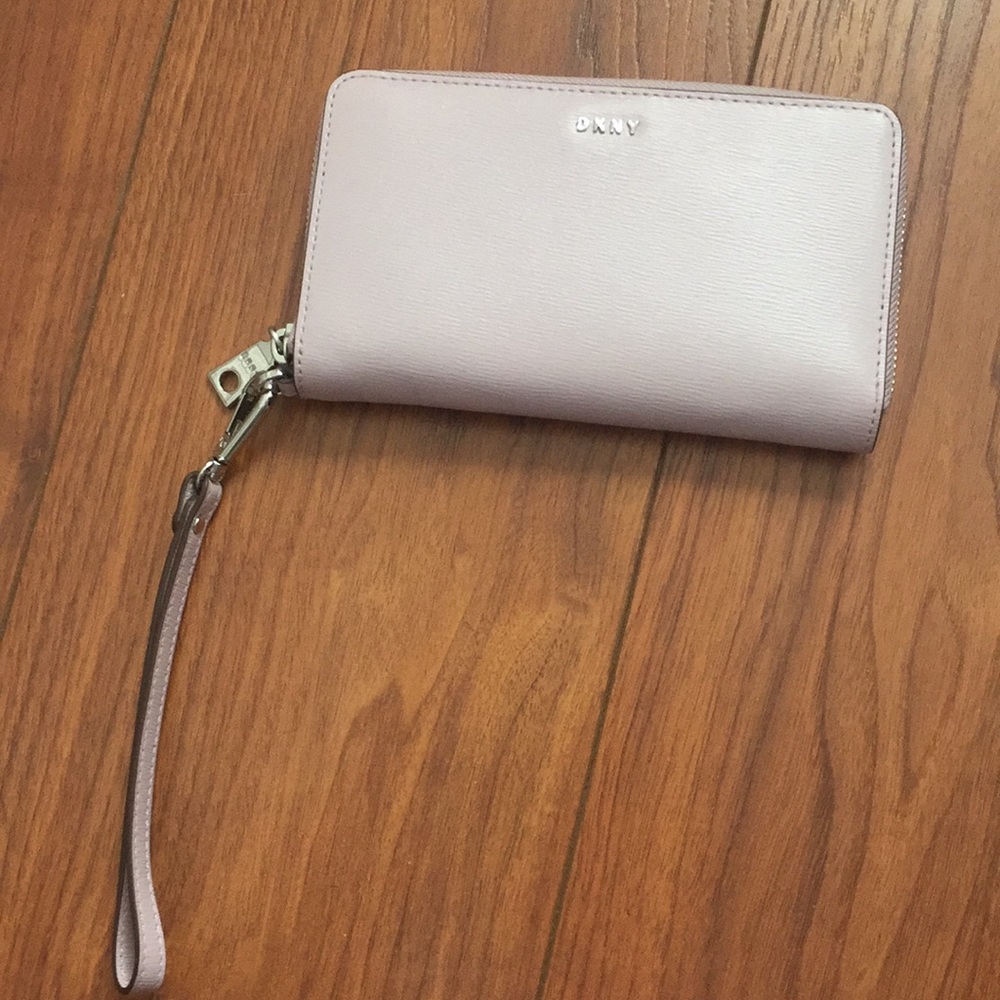 DKNY wallet beautiful pale rose color. Worn once
